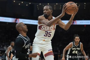 乐鱼体育-火箭陷入低谷，冲击季后赛连败，杜兰特球队命运悬念！