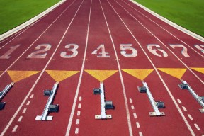 东契奇与80激战独行侠分钟，比赛局势复杂胜负难料！，德约科维奇焦点对战赛场气氛高涨