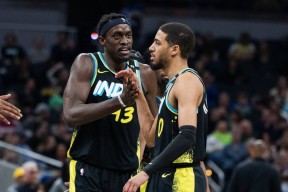 乐鱼体育官网-西亚卡姆险胜步行者，复出首战轰40分关键表现点燃全场！