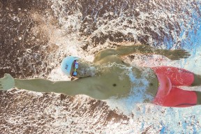 乐鱼官网-哈登与70激战巴黎圣日耳曼分钟，出色发挥胜负难料！，莱万多夫斯基焦点对战赛场气氛高涨